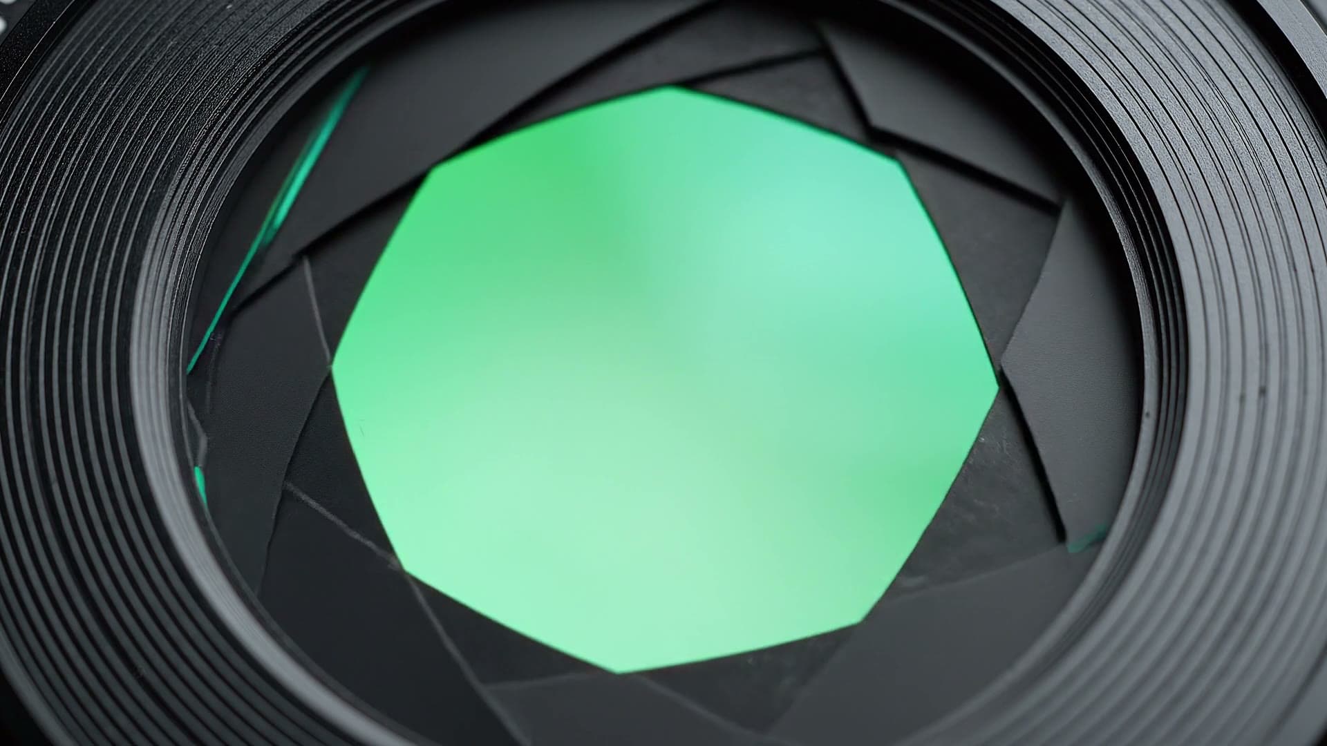 Precision aperture opening on emerald light